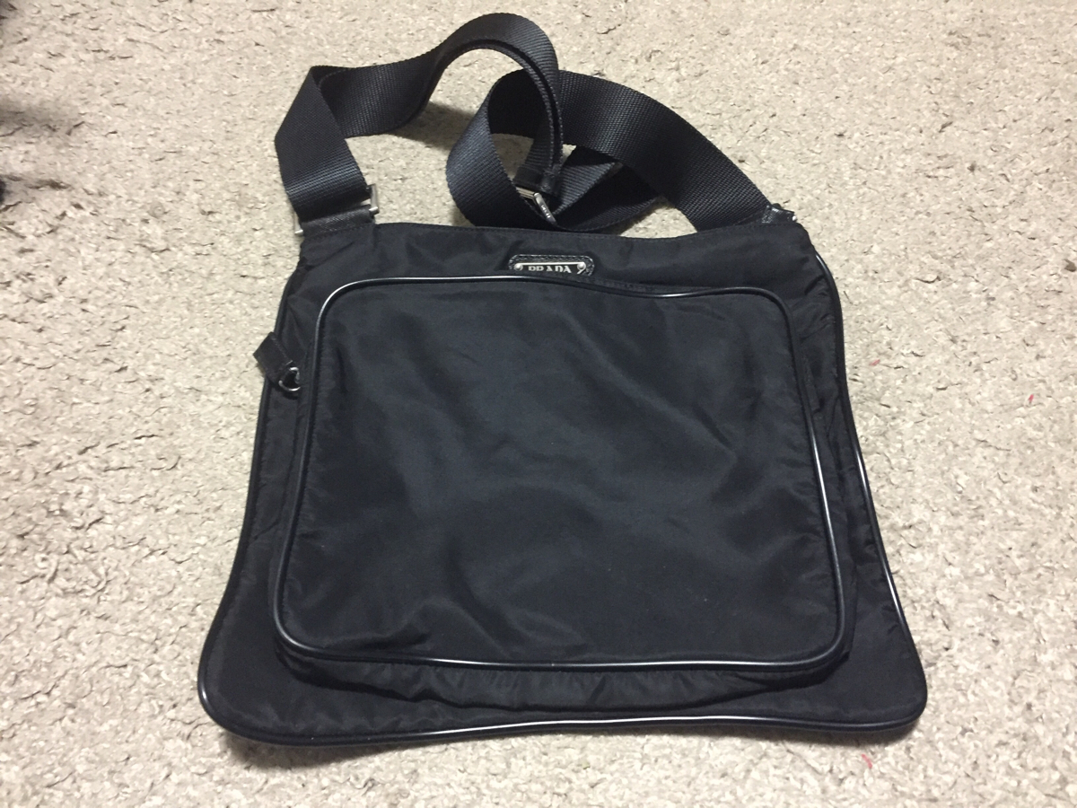 プラダ ショルダーバッグ 美品
