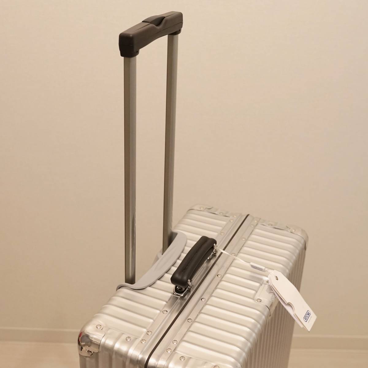 リモワ RIMOWA CLASSIC スーツケース 76L - ヨドバシ.com 4輪 シルバー 