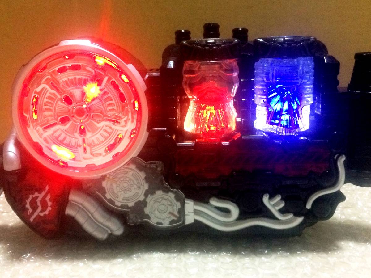 劇中プロップ DXビルドドライバー ⁄ 塗装 様々な画像で比較したけど 
