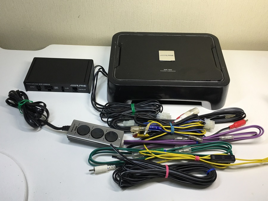 アルパイン ALPINE SWE-1500 パワード サブウーファー イルミ付 動作正常 アンプ リモコン 配線有ります