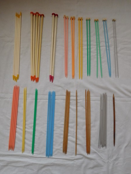 昭和レトロ◇編み針まとめて 竹針 プラスチック針 2本針 4本針いろいろ 手芸 ハンドメイド 編物 ニット 毛糸 現状渡し_1