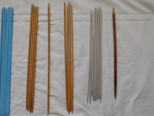 昭和レトロ◇編み針まとめて 竹針 プラスチック針 2本針 4本針いろいろ 手芸 ハンドメイド 編物 ニット 毛糸 現状渡し_5