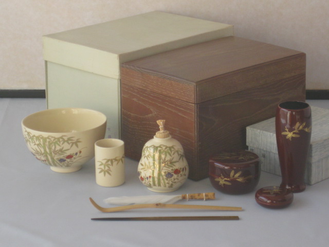 漆器【女桑 利休茶箱揃い】 茶箱11点セット 化粧箱入り 笹蒔絵3点
