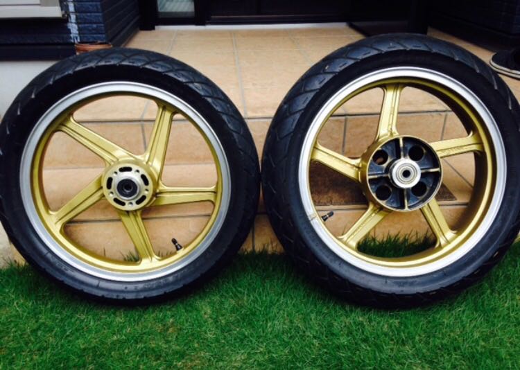 旧車‼️KAWASAKI ゼファー400純正ホイール&タイヤセット‼️希少‼️当時物‼️ カワサキ ゼファー400 χ カイ 純正 ホイール BS タイヤ付 ゴールド仕様