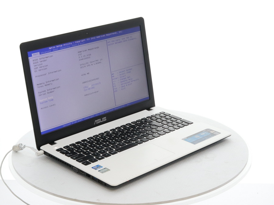ASUS K550CA-WHITE Core i3 3217U 1.80GHz 4GB■現状品