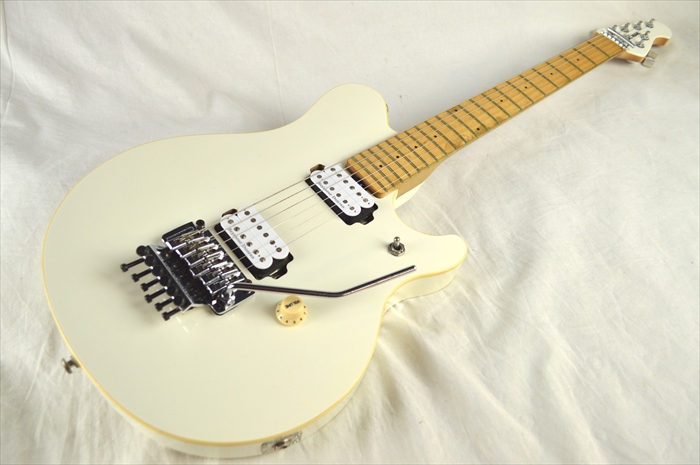 楽器即決☆Musicman / Axis EX_ホワイトカラー！ピックアップも交換されパワフルな一本です！