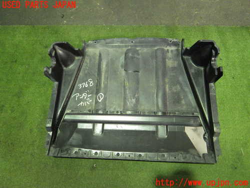 1UPJ-37681721]BMW M3 クーペ E46(BL32)アンダーカバー 中古