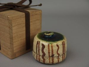 織部 香合のYahoo!オークション(旧ヤフオク!)の相場・価格を見る