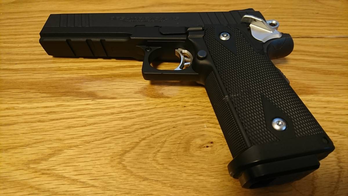 ハイキャパE(Hi-CAPA E) 東京マルイ 追加マグ&バッリー&充電器付き 美