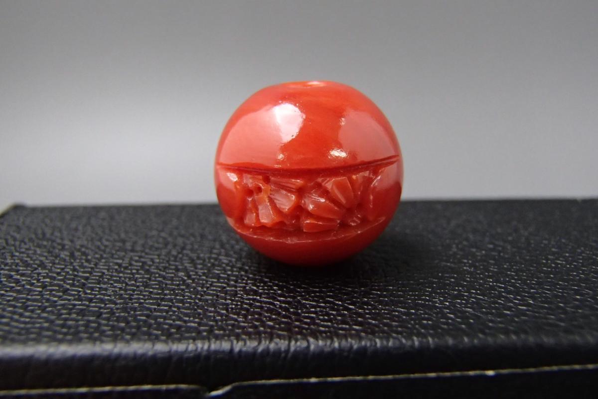 赤珊瑚　サンゴ　玉　ルース　彫刻　穴有り　13.6～14.4㎜　3.8g