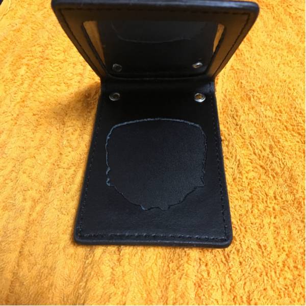 美品 警察グッズ 即決あり 手帳型パスケース 溝あり 即決あり！