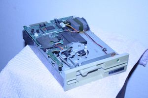 5インチFDDのYahoo!オークション(旧ヤフオク!)の相場・価格を見る