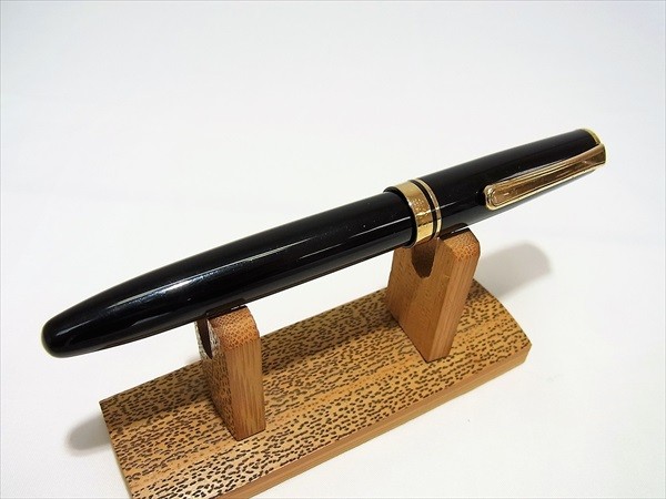 【14K x 4本】万年筆まとめ売り、合計４本、全部刻印あり 万年筆 まとめて4本 ::::: 万年筆 計4本) 14K 愛用の万年筆は、この4本