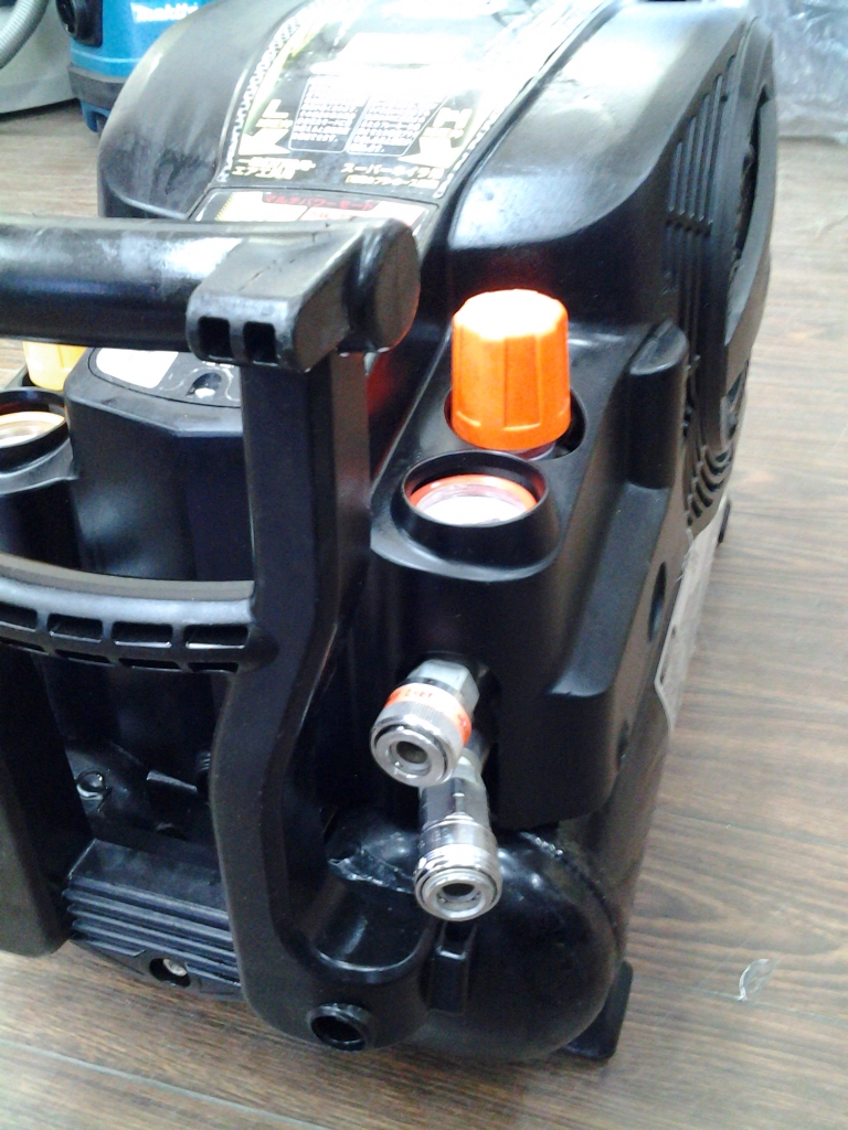 MAX AK-HL1250E コンプレッサー 中古 MAX AK-HL1250E エア