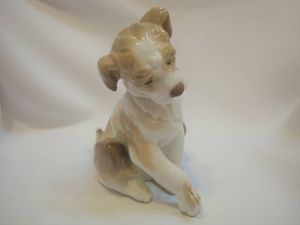 LLADRO リヤドロ 犬のYahoo!オークション(旧ヤフオク!)の相場・価格を