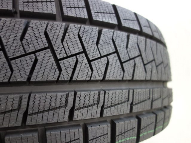 クーポン利用で半額 ④PIRELLI(ピレリ) スタッドレスタイヤ ICE