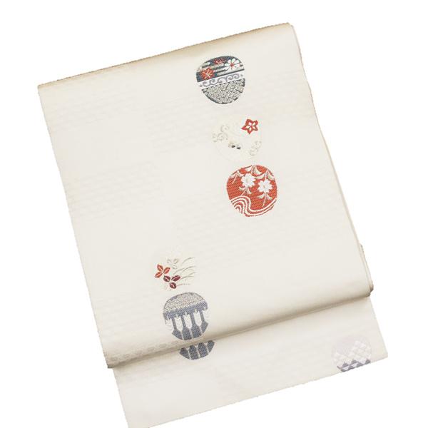 【正絹九寸名古屋帯】【クリームがかった白地系 / なつめ茶道具の柄】西陣織 仕立て上がり お洒落着物 略礼装着物 h6205