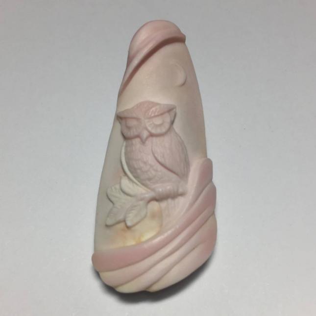 京都ジュエリー】縁起の良いフクロウ コンクシェルカメオ ルース 42mm