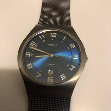 【美品】BERING メンズ腕時計 秒針 日付 文字盤ブルー ベルトメタリックグレイ