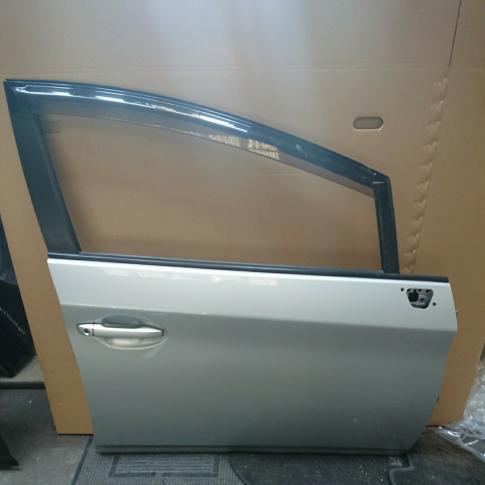 プリウス ZVW30 後期 フロント右側ドア ドアパネル ご覧頂き有難う