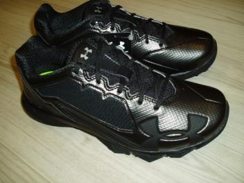 新品☆【UNDER ARMOUR】アンダーアーマー ディセプションIIトレーナー