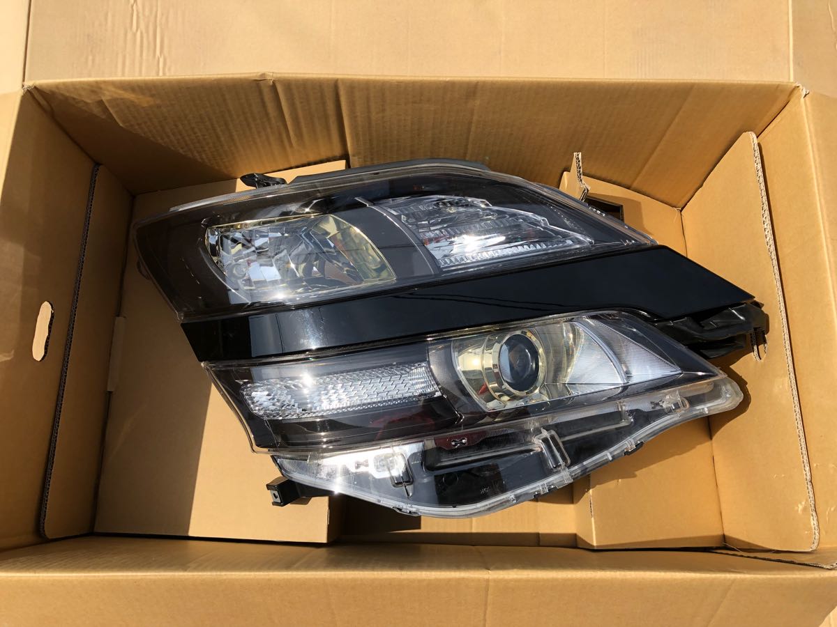 ヴェルファイア ゴールデンアイズ 20 中古 右ヘッドライト HID 欠損 