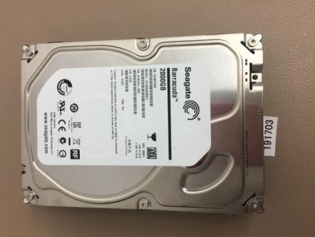 2TB 3.5 インチSATA ハードディスク 中古 「正常」な状態動作確認済みst2000dm001 (191703