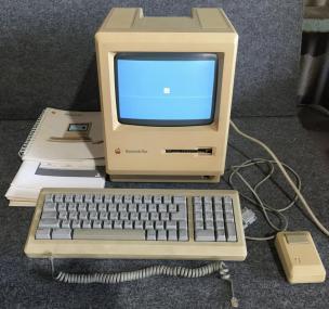 送1000円】Apple Macintosh Plus 通電のみ確認 KB/マウス・マニュアル