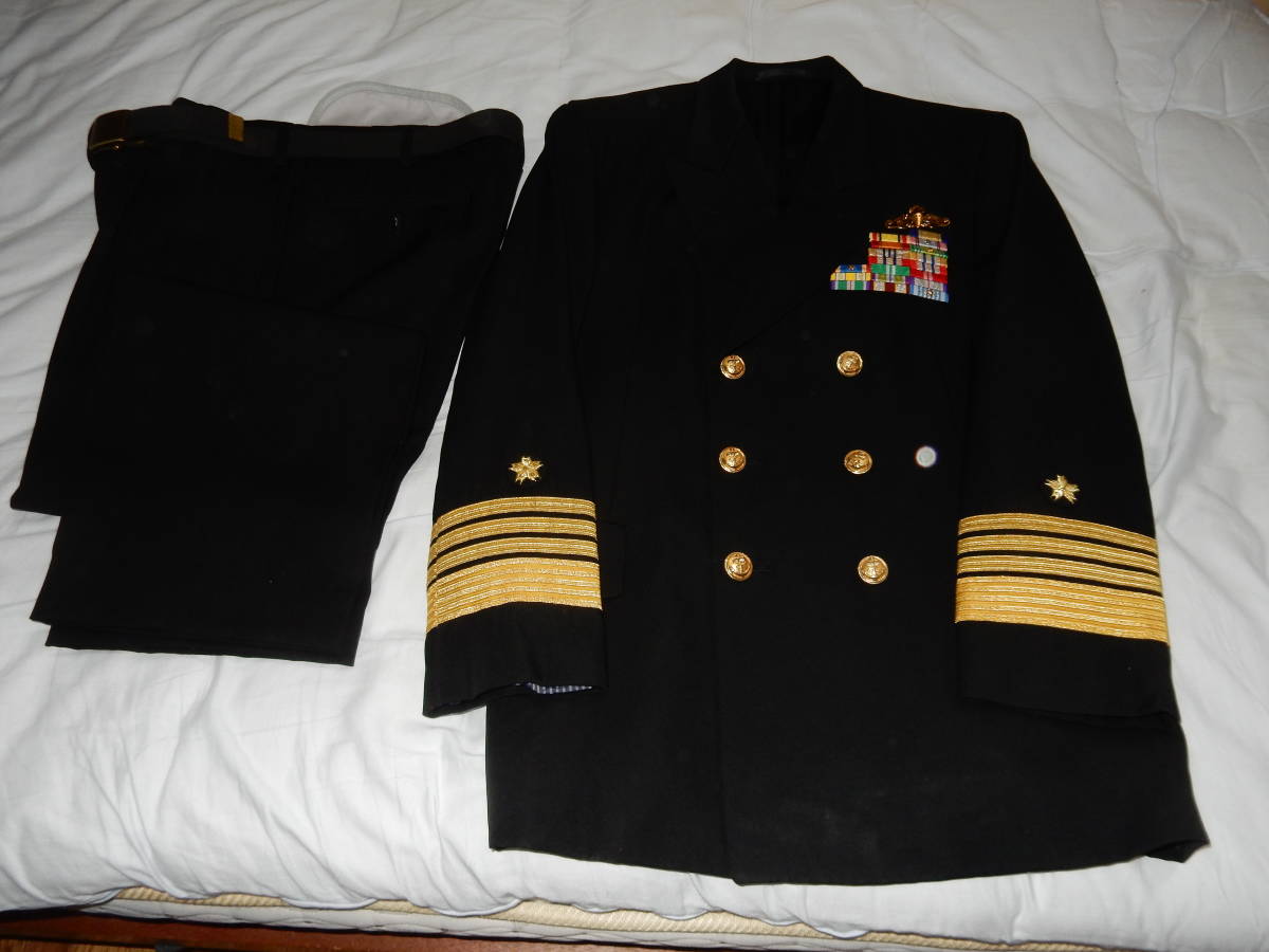 海上幕僚長？　上下冬制服