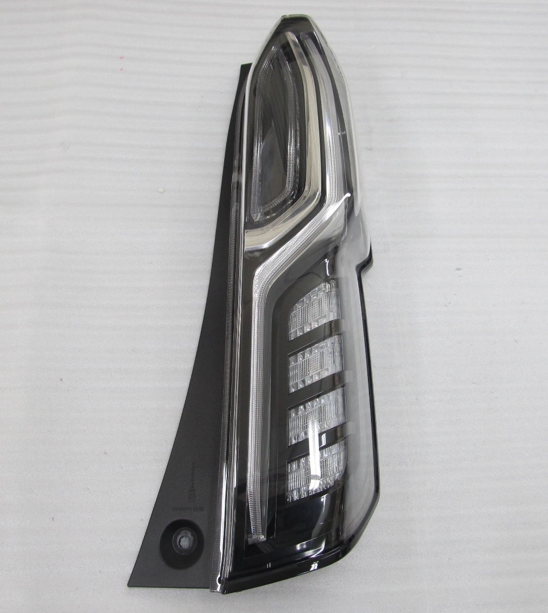 美中古 N-BOX カスタム JF3 右テールランプユニット ICHIKOH D186 美