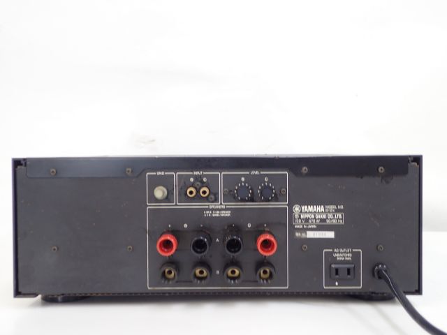 YAMAHA B-4 ステレオパワーアンプ ヤマハ 通電•音出確認 YAMAHA B-2X 重量級ステレオパワーアンプ 動作品 ヤマハ △ 5247B-4