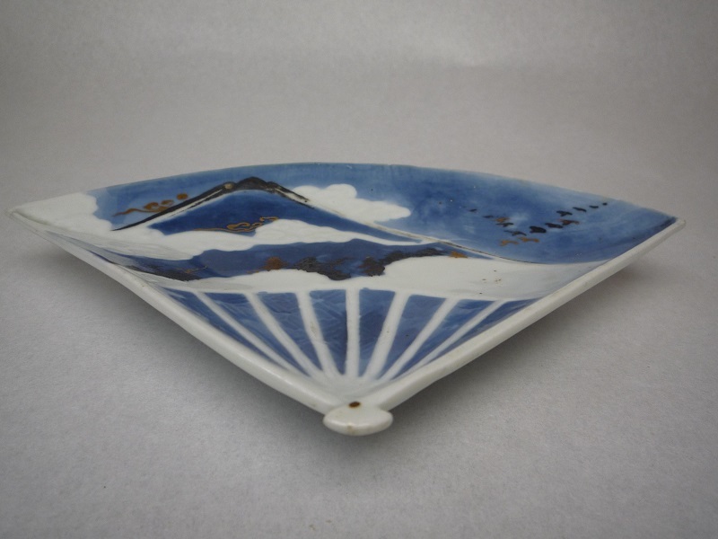 ​【骨董】古伊万里 染付 山水文 変形皿 焼き継ぎ 富士山 唐草 骨董古伊万里 染付 山水文 変形皿 焼き継ぎ 富士山 唐草 初期伊万里 伊万里