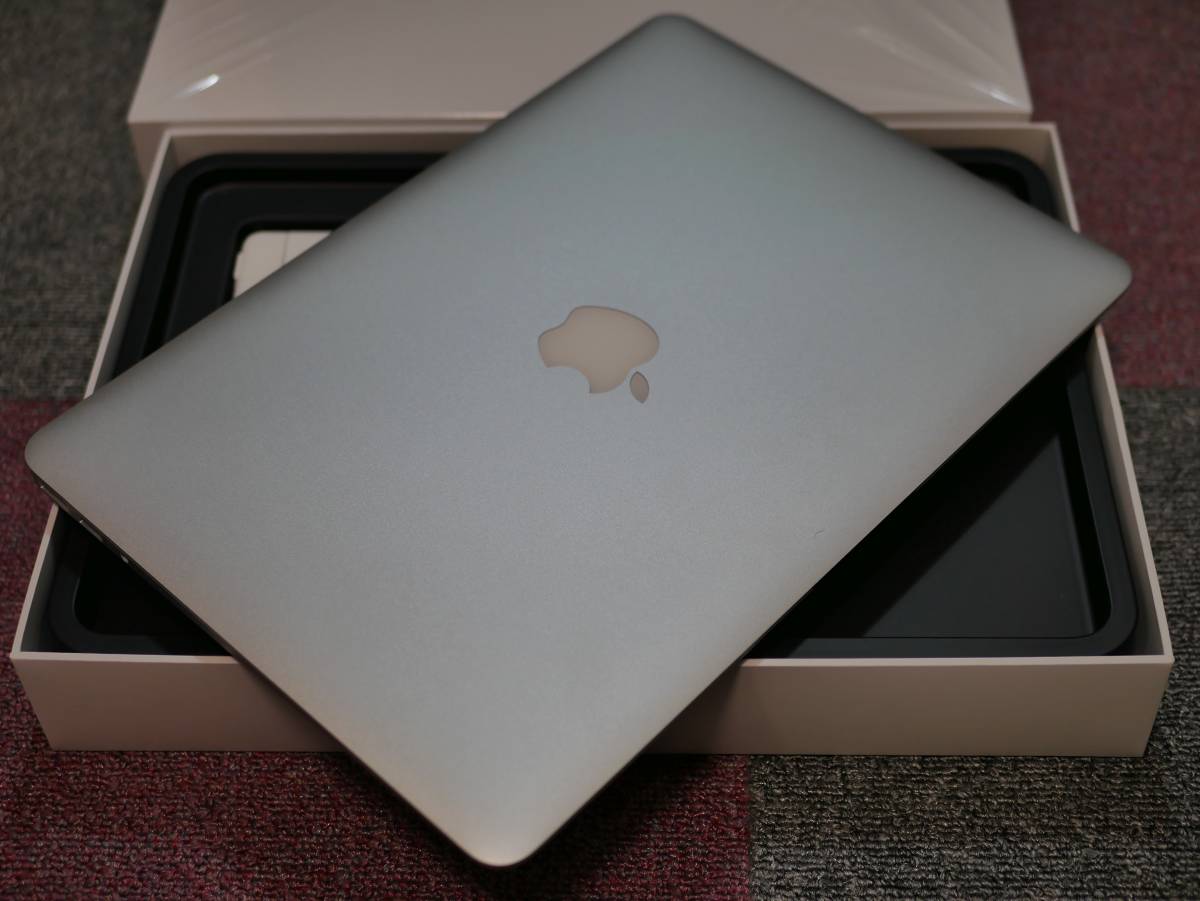 5月3日購入 ほぼ新品 MacBook Air 13インチ128GB MQD32J/A 2017