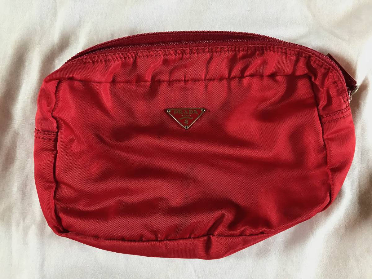 赤字超特価，限定SALE プラダ ポーチ 赤色 ワインレッド 送料360 シンプル(ポーチ)｜売買されたオークション情報、yahooの商品情報をアーカイブ公開 - オークファン かばん、バッグ