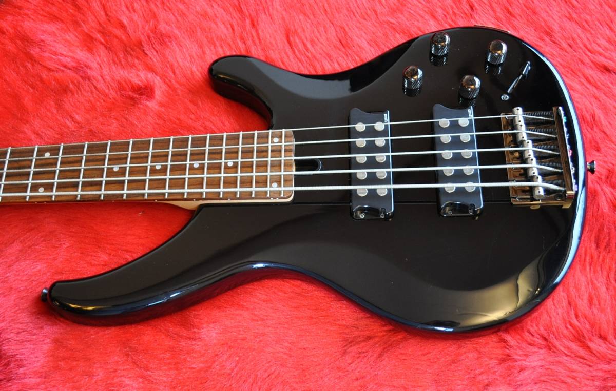 1円スタ　YAMAHA TRBX305 BLACK　5弦ベース