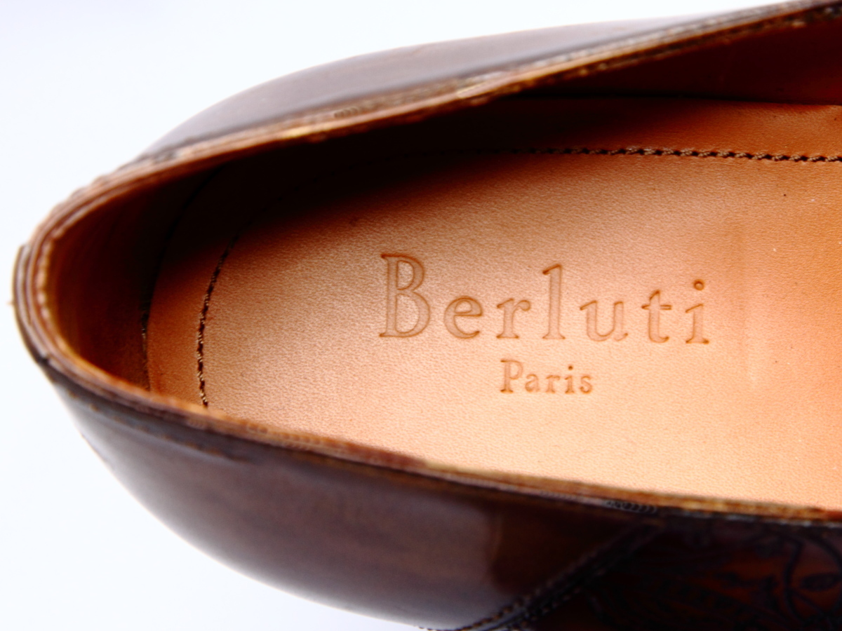 ★美品 ベルルッティ Berluti メンズ靴 Size8 26.5cm 純正ツリー＆保存袋付属 ベルルッティ 美品 ベルルッティ&frasl;カリグラフィー&frasl;スクリット&frasl;オックスフォードシューズ ビジネスシューズ フェラーリ (L