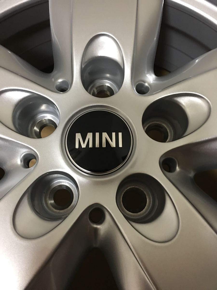 大幅値下げ！ 新型 F60 ミニ mini クロスオーバー 純正タイヤアルミ4本
