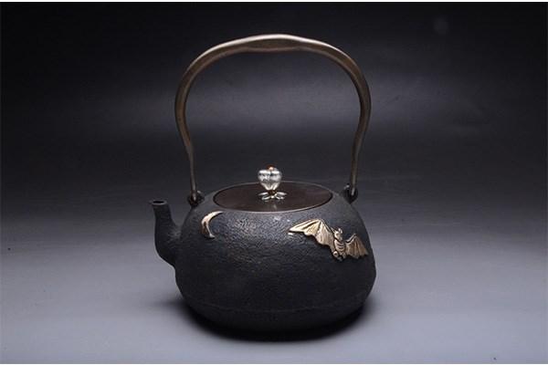 平山郁夫 西大由 原画 鋳銅 駱駝文瓶 – smileantiques 製作 | 平山郁夫