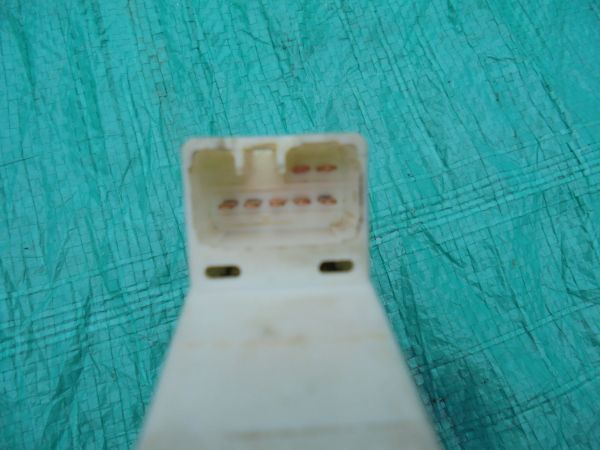 サンバー　TW1　TW2　パワーウインドスイッチ　P/W　TV1　TV2　　パワーウインドウ　右　動作確認済み　032 サンバー TW1 TW2 PWスイッチ 純正 Yahoo