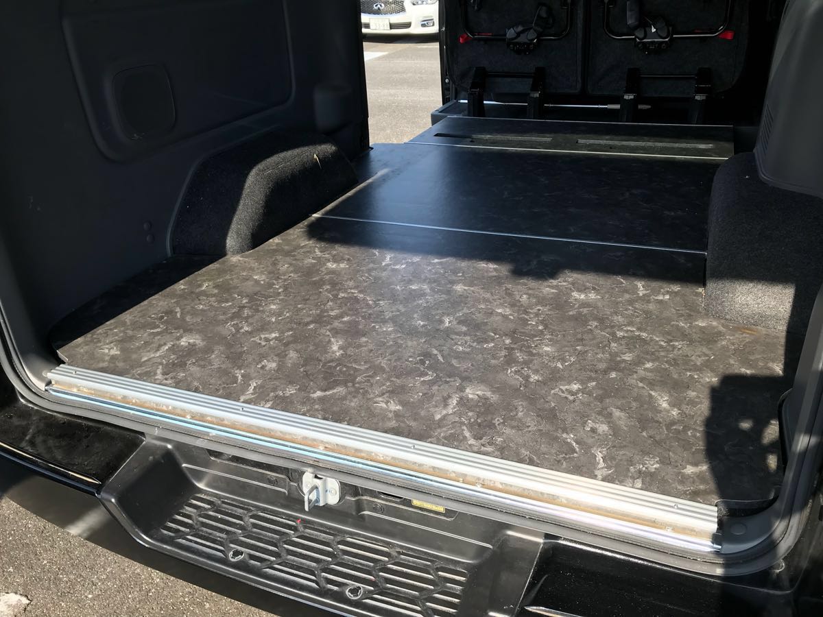 【中古 手渡し限定 大阪北部にて】 NV350 キャラバン 荷室床ボード 荷台