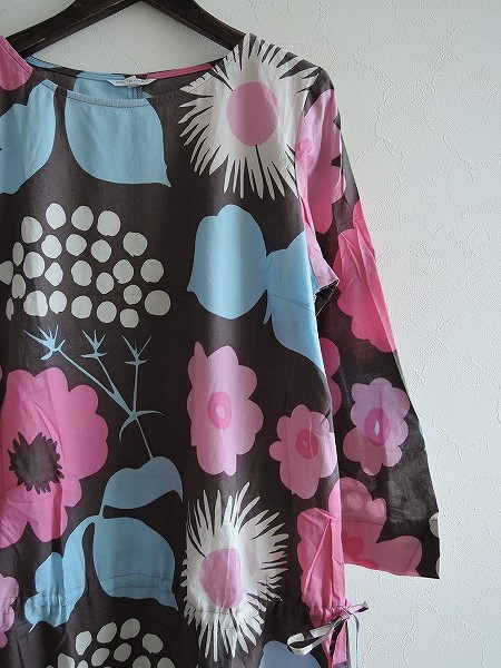 marimekko マリメッコ - サム-ユッシ・コスキ シャツ *77556 ■マリメッコ marimekko *SAMU－JUSSI KOSKI　kukkatori コットンプリントワンピース*花柄フラワー総柄レディース0618【92F81】