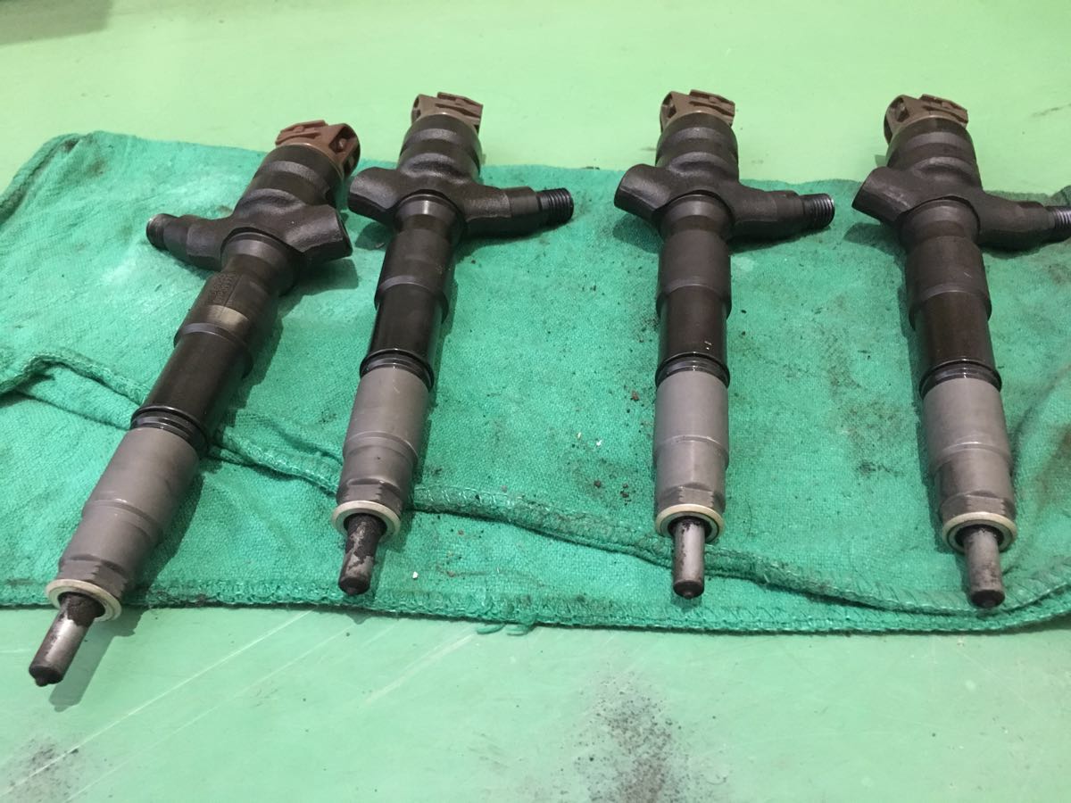 KDH206 201 200系 ハイエース レジアスエース 1KD インジェクター 4本