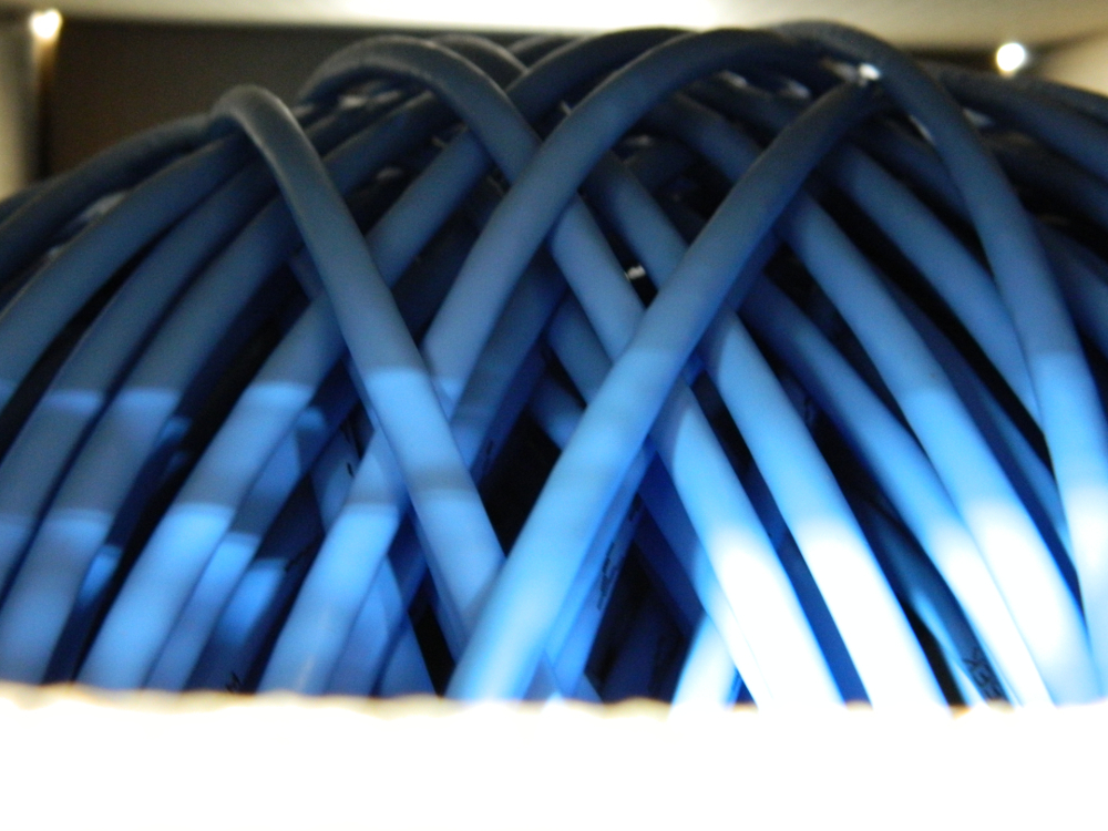ニッポンセイ電線 CAT6 UTPケーブル 300m BLUE LANケーブル300m