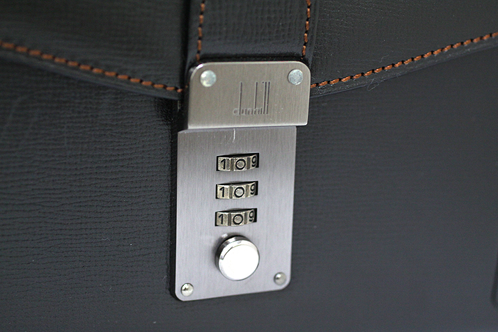 dunhill/ダンヒル レザー セカンドバッグ ダイヤルロック式 黒 ダーク