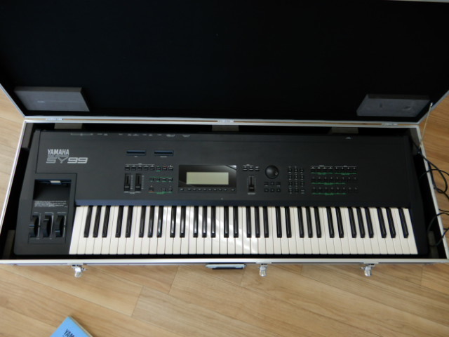 5814】 ヤマハ YAMAHA SY 99 シンセサイザー ハードケース 格安 電源 