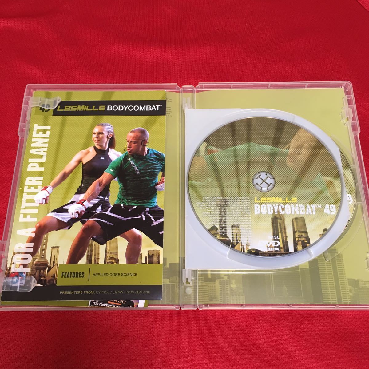 人気40番台】レスミルズ ボディコンバット 49 CD DVD テキスト(英語 