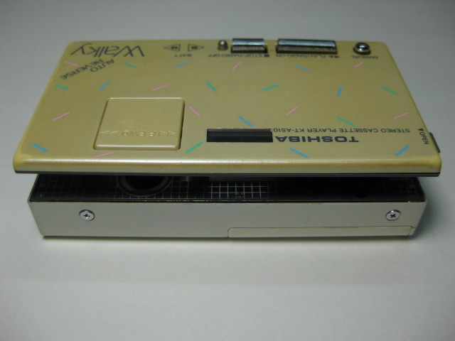 TOSHIBA 東芝 KT-AS10 カセットプレーヤー Walky ウォーキー ジャンク