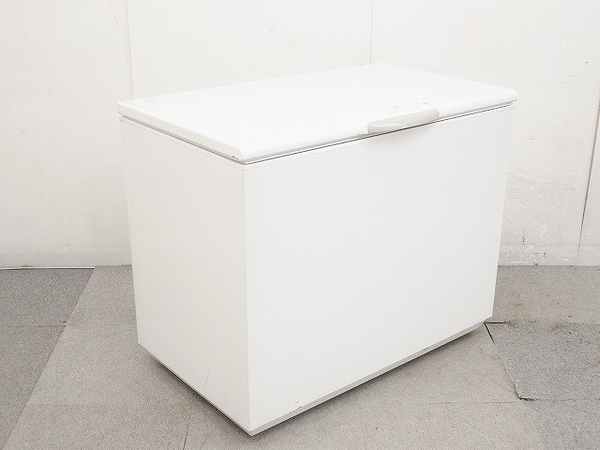 ジャンク Electrolux BNF3000 チェストフリーザー 業務用 冷凍庫 楽直 O330933…
