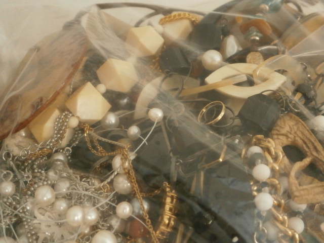 1スタ ジャンクアクセサリー 色々 合計 4Kg 大量セット まとめて処分