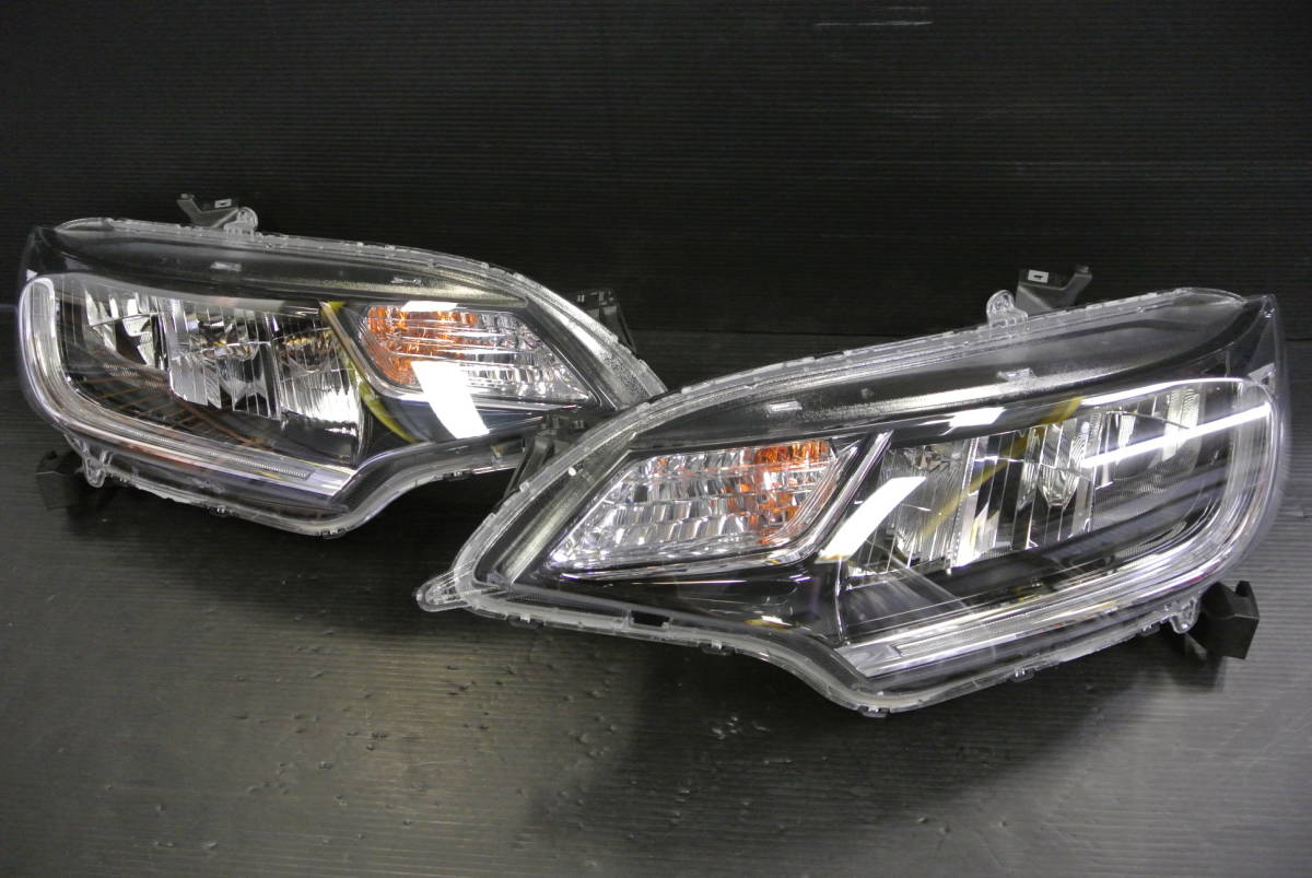 フィット後期GK3 LEDヘッドライ左右